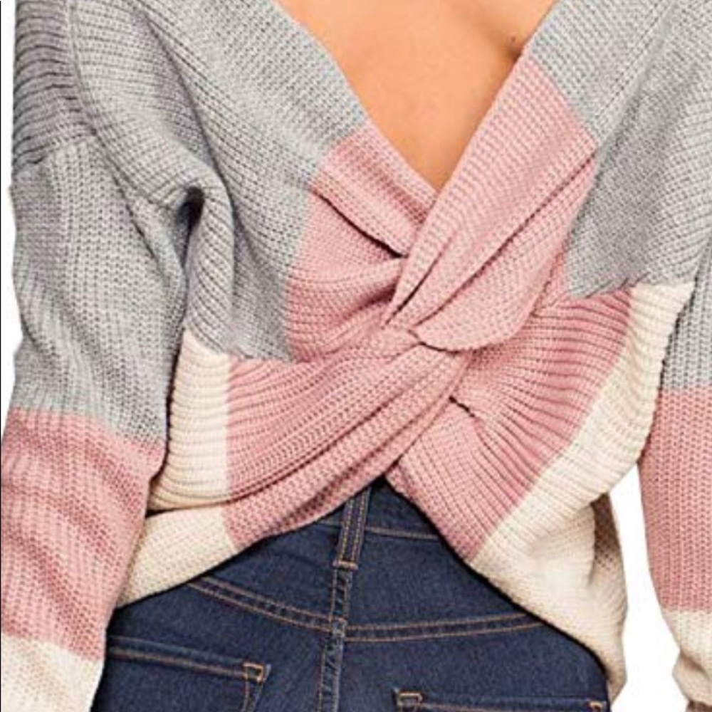 V neck crisscross knotted Lose sweater size M